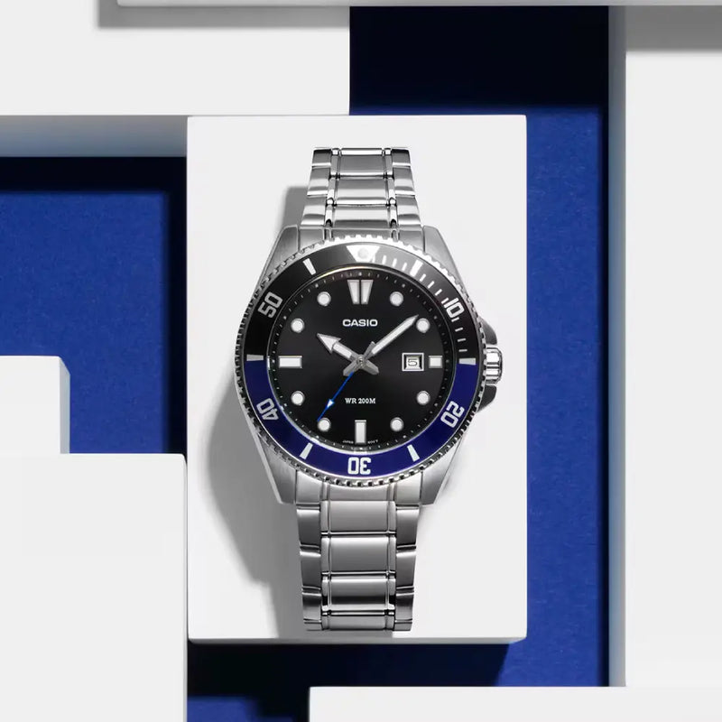 Casio Diver's MDV-107D-1A2VDF Analog Black Dial Stainless Steel Men's Watch detail view