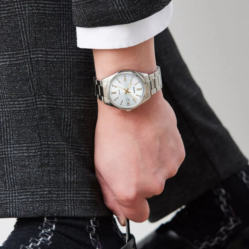 Casio Collection Analog MTP-1302D-7A2VDF Silver Dial Stainless Steel Men's Watch detail view