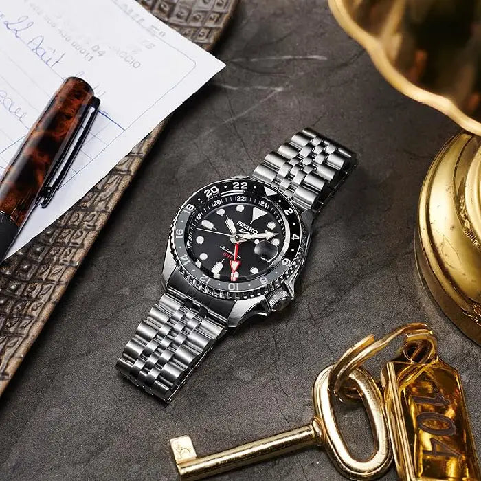 Seiko 5 Sports SBSC001 (SSK001) "SKX GMT" Automatic GMT Men's Watch detail view