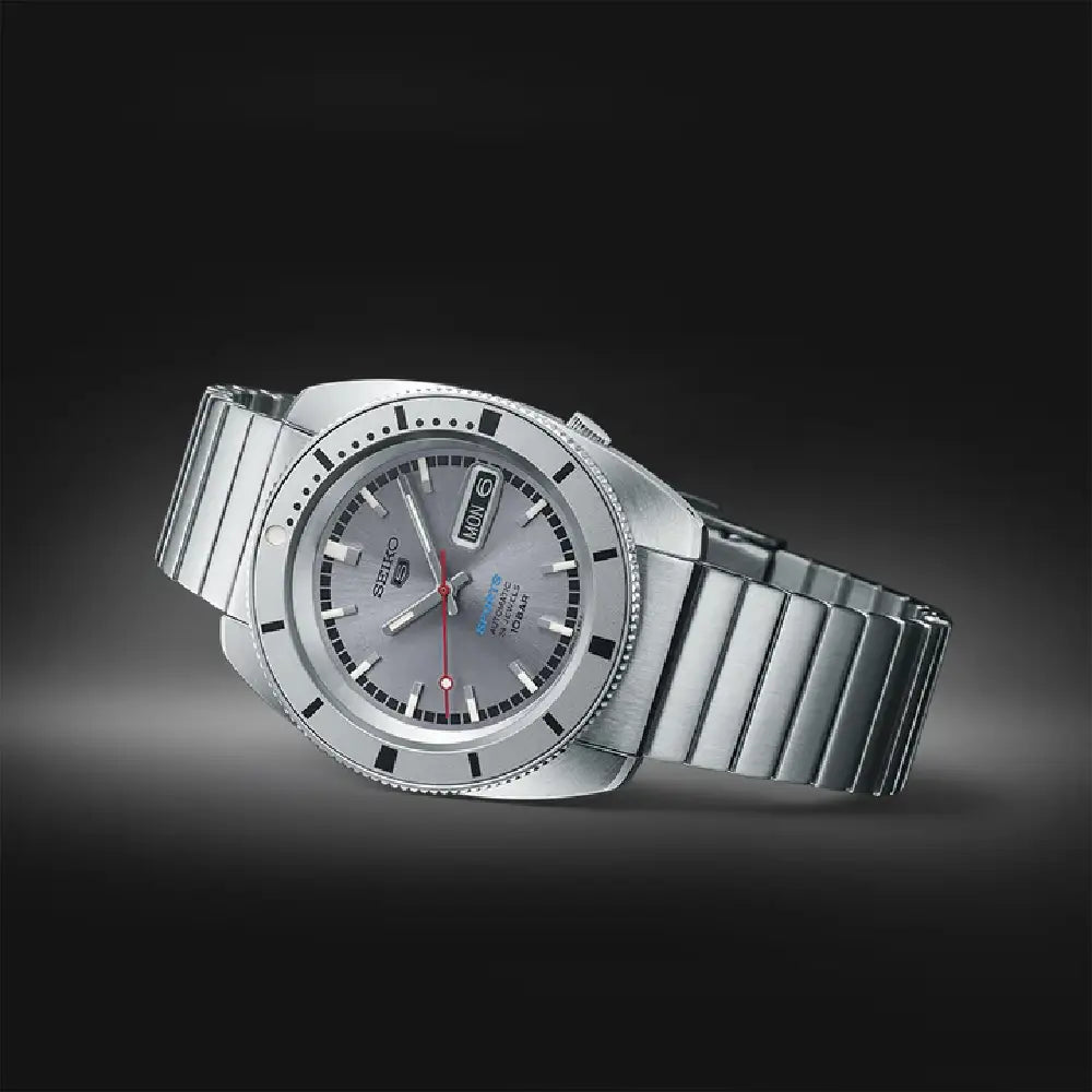 Seiko 5 Sports "Kamen Rider Re-creation" SBSA269 (SRPL03K1) Limited Edition (9,999 pieces) Silver Sunburst Dial 38.5mm Stainless Steel Men's Watch